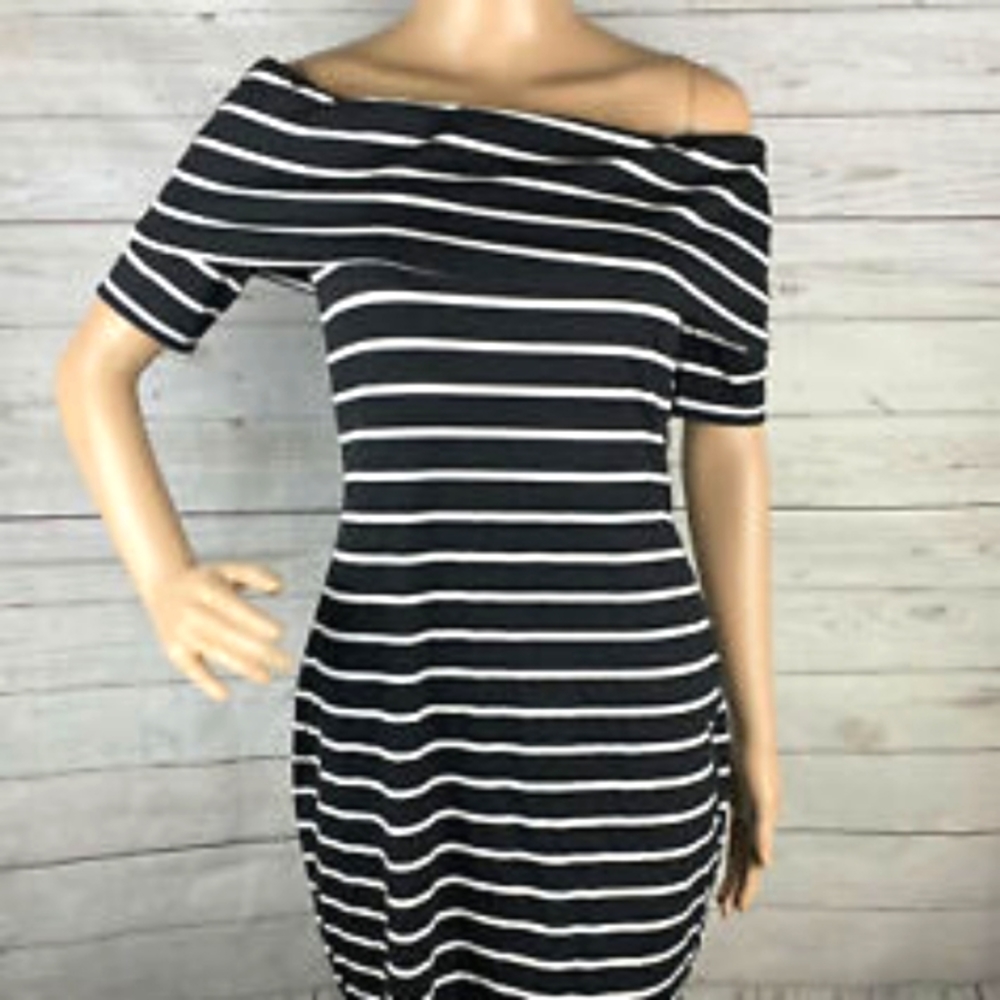 Juicy Couture off the shoulder ribbed dress 🖤💋